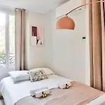 Cozy Apartment Paris Center For 3